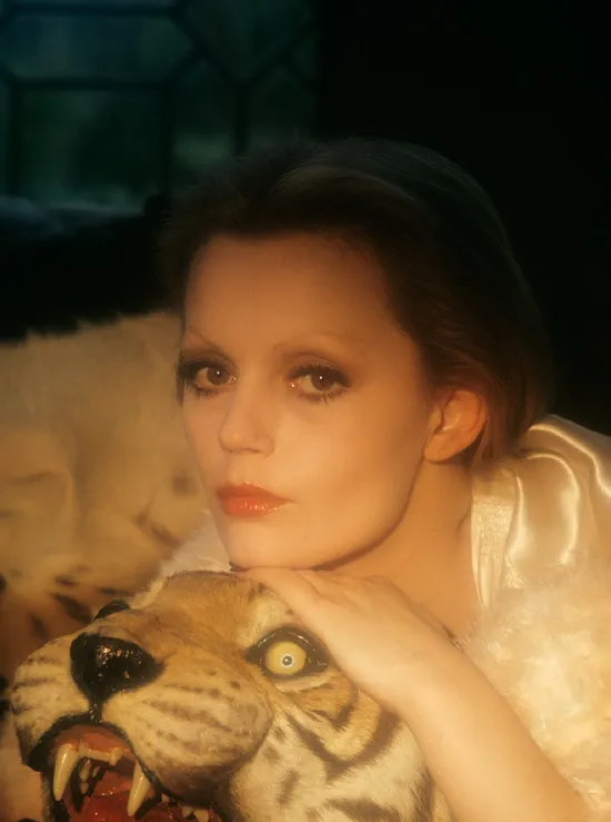 Image Actresses - Alexandra Hay