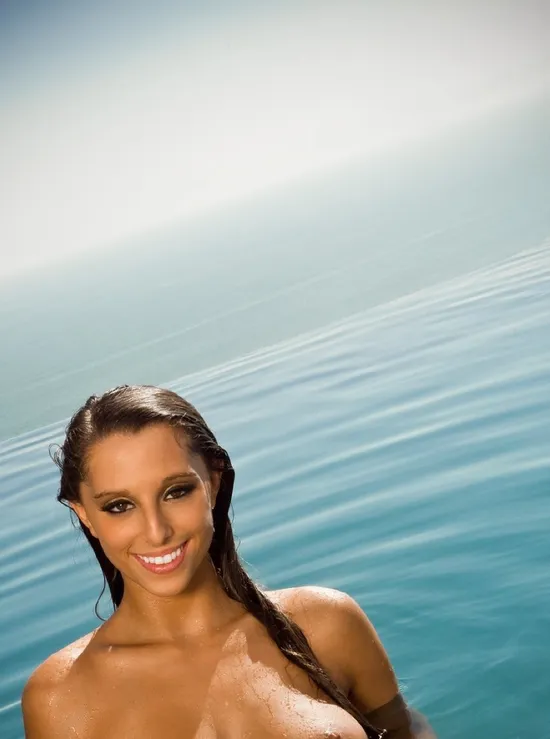 Image Cybergirl of the Week - December 2010 - Vanessa Robbins Image Cybergirl of the Week - December 2010 - Vanessa Robbins