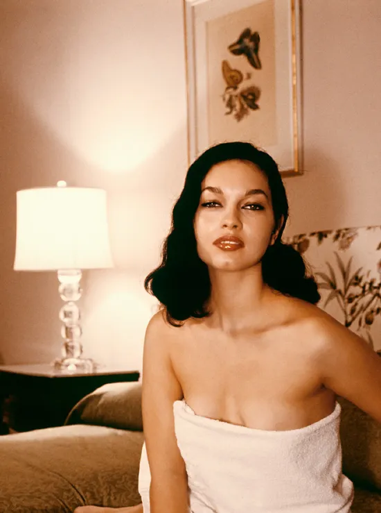 Image Playmate of the Month December 1957 - Linda Vargas