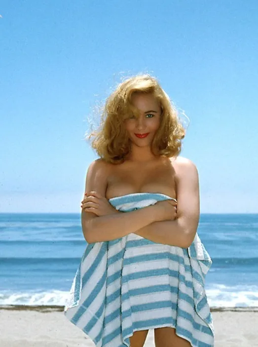 Image Playmate of the Month November 1958 - Joan Staley