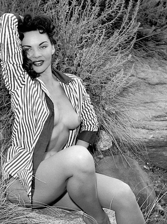 Image Playmate of the Month October 1954 - Madeline Castle