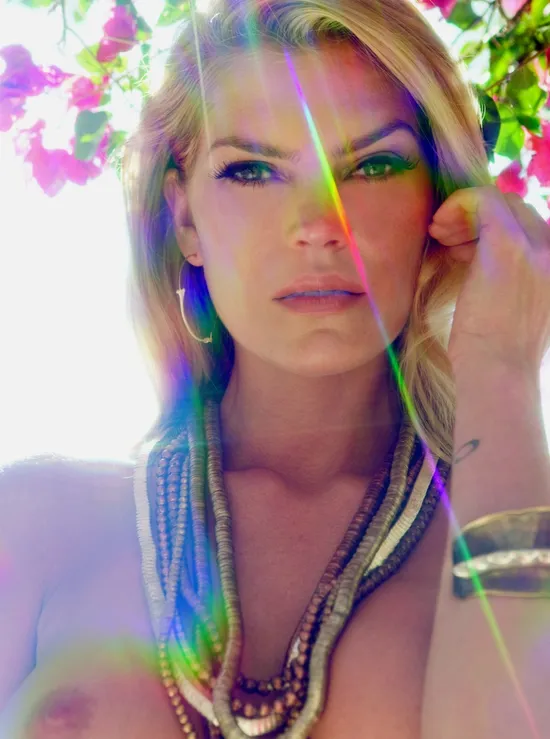 Image Celebrity - May Andersen