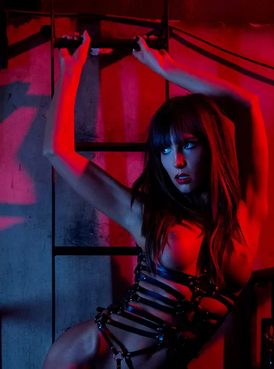 Image Brittny Ward in Rooftop Vibes