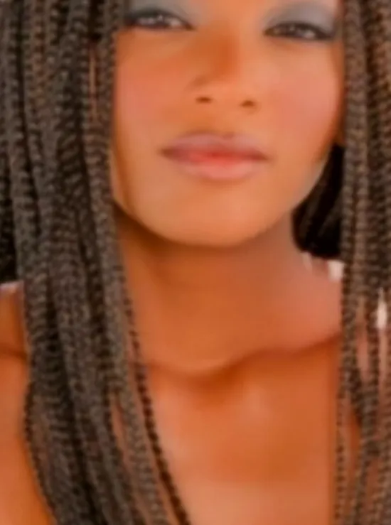 Image Serria Tawan - Playmate of the Month November 2002 - 02