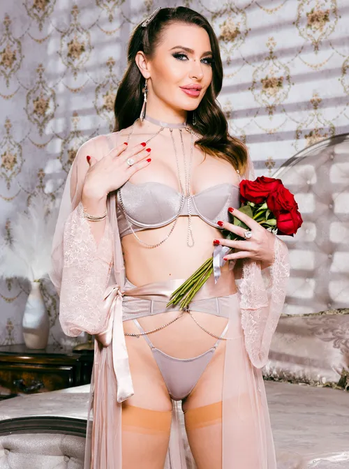 Image Ella Reese in Soft Focus