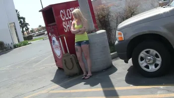 Teen Blonde Have Some Fun in Fingering