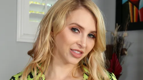 JOI Goddess Alix Lynx Pleasures Herself With A Hitachi