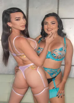 Kasey Kei & Summer Col
