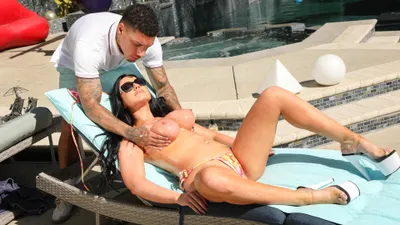 Big Titty MILFs - Jennifer White & Air Thugger