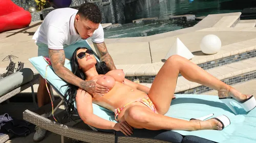 Big Titty MILFs - Jennifer White & Air Thugger