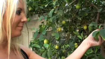 MILF Squirters - Kara Knox