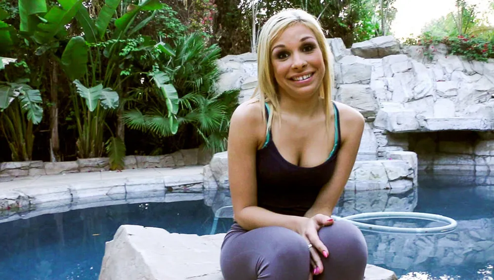 Apple Bottom: Carmen Caliente Interview