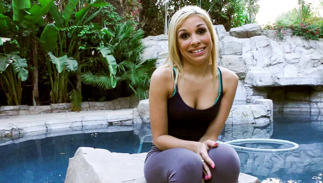 Apple Bottom: Carmen Caliente Interview