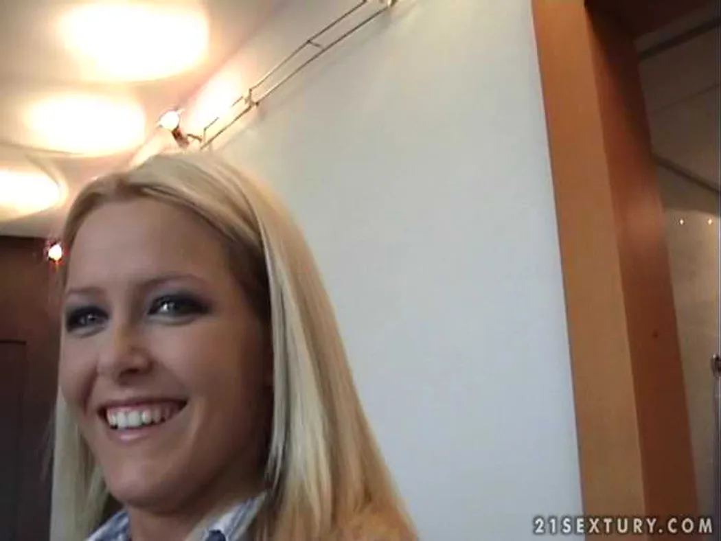 Backstage with Lucie N. and Suzie Diamond