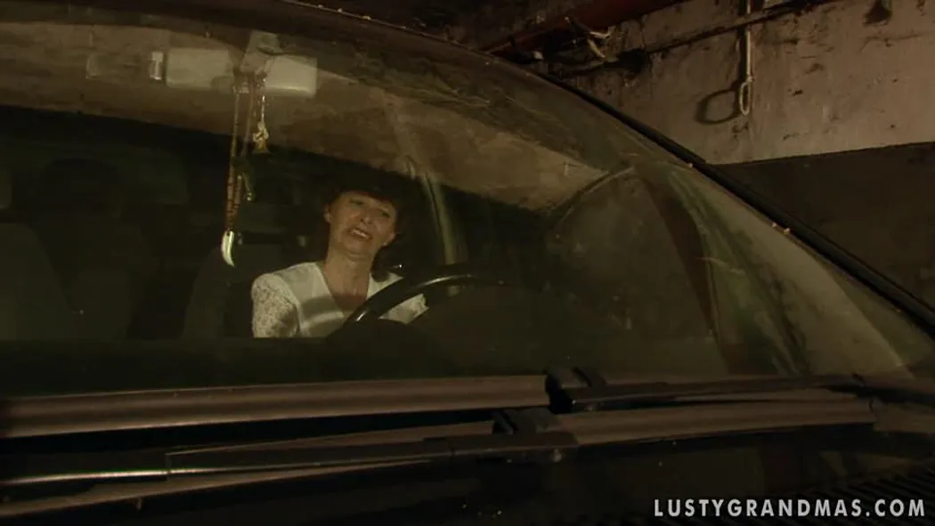 Mature mouth in action