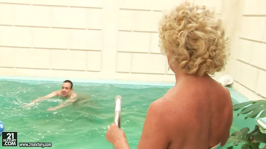 Effie's new plaything