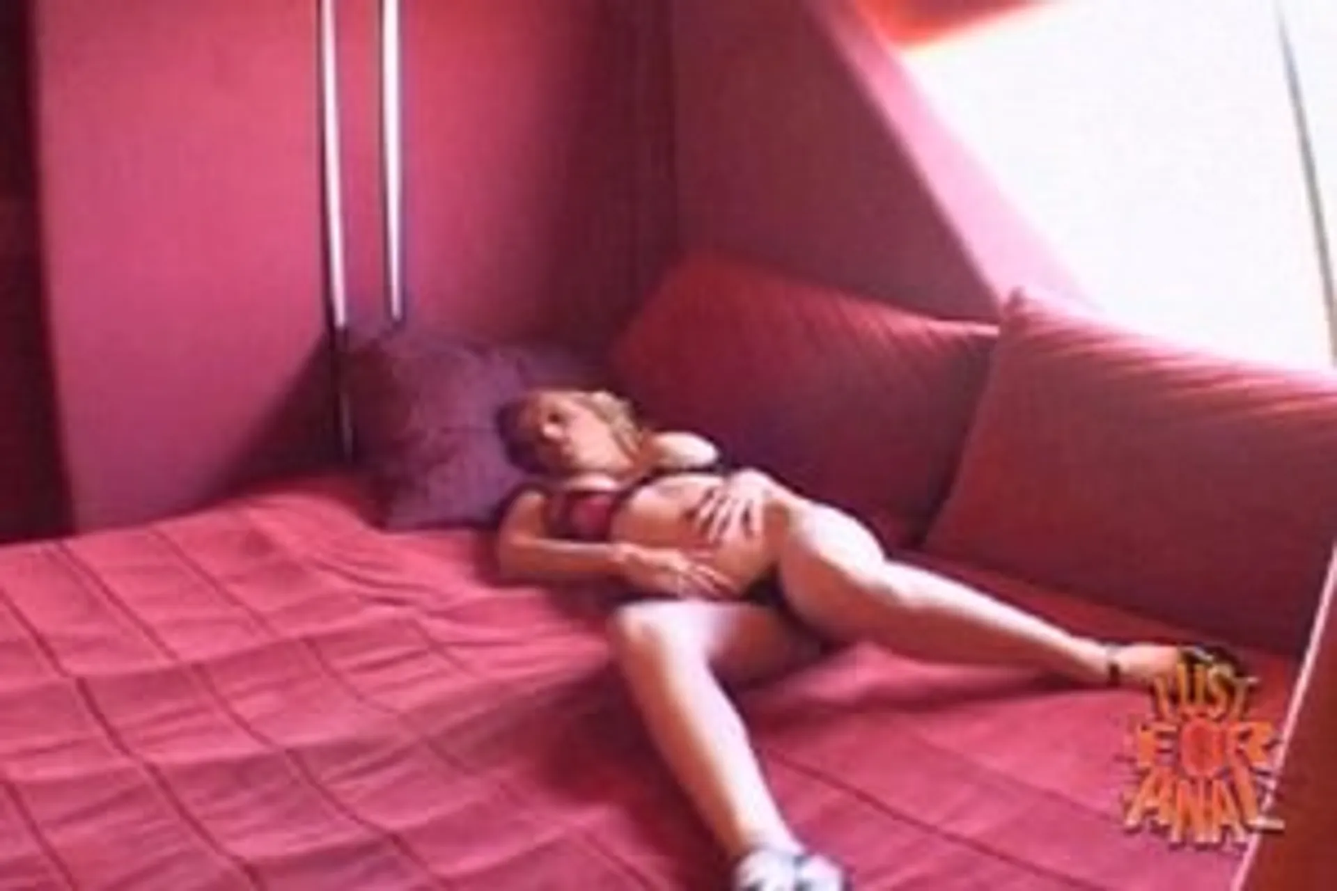 Lust for anal with Layla