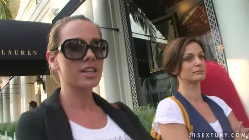 Up close and personal: in LA with my girls - 1.