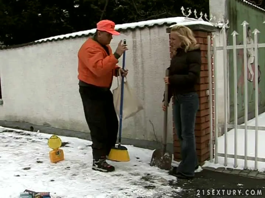 Snow worker