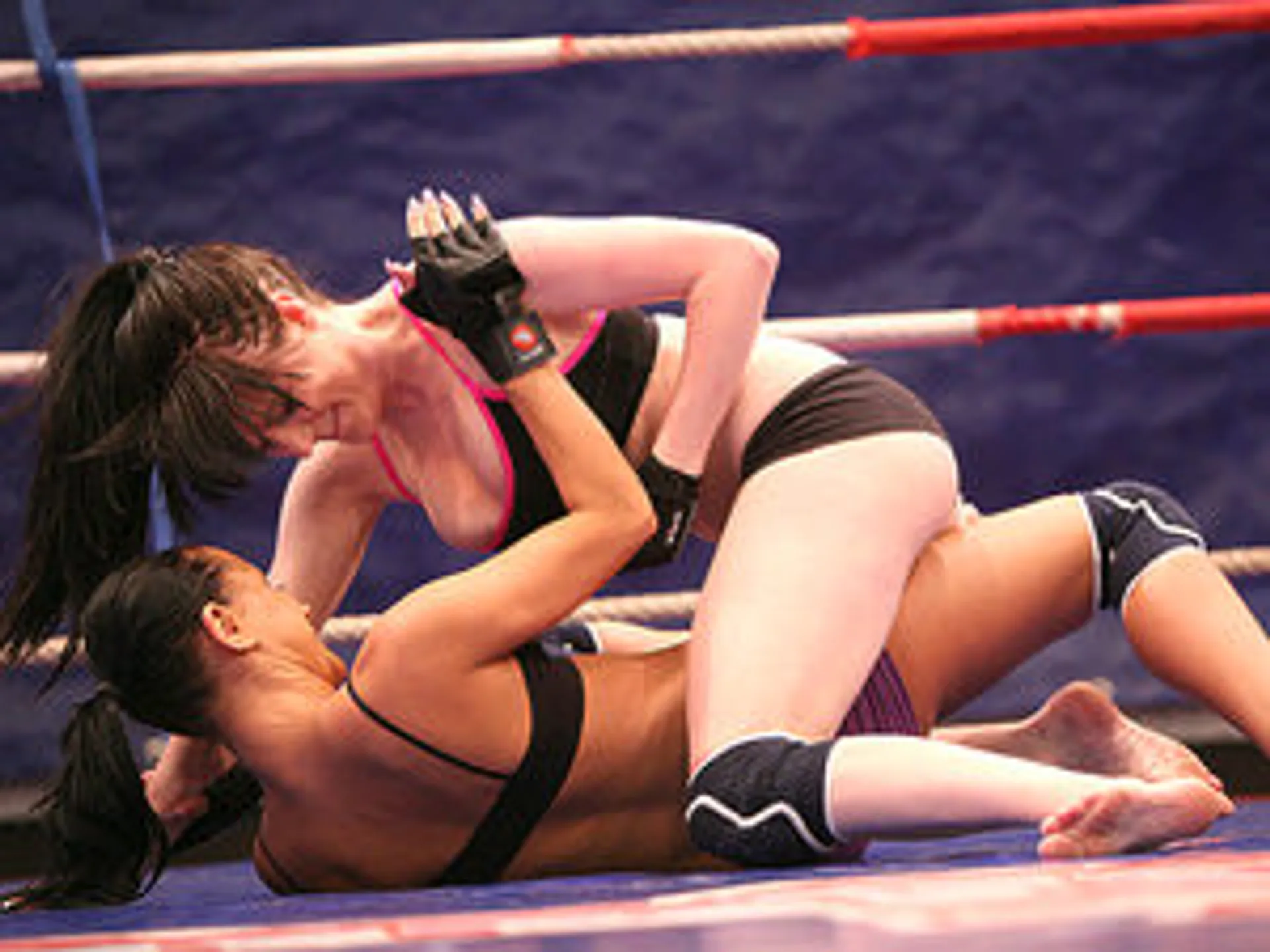 NudeFightClub presents Samantha Bentley vs Angelica Kitten