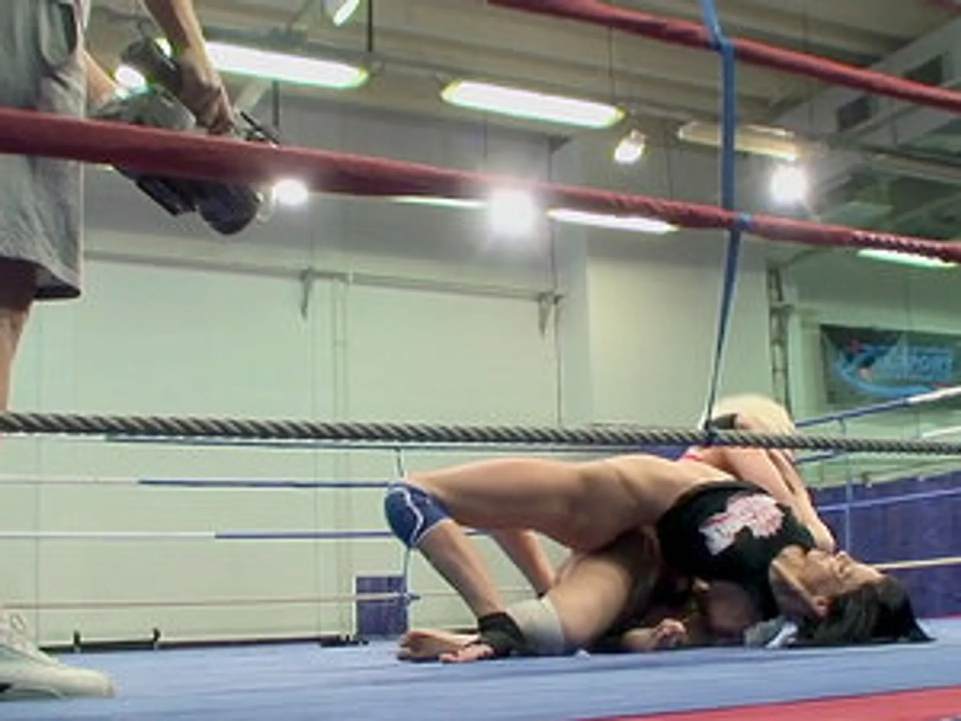 NudeFightClub backstage with Liz & Karlie Simon