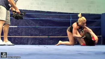 NudeFightClub backstage with Kathia Nobili & Angell Summers