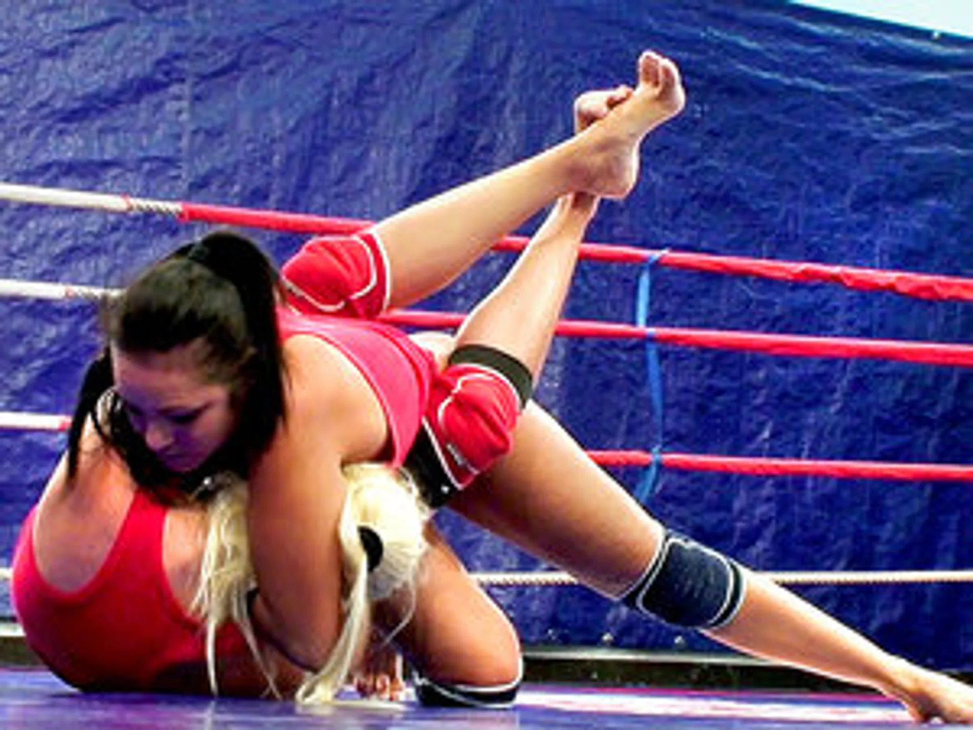 NudeFightClub backstage with Brandy Smile & Lioness