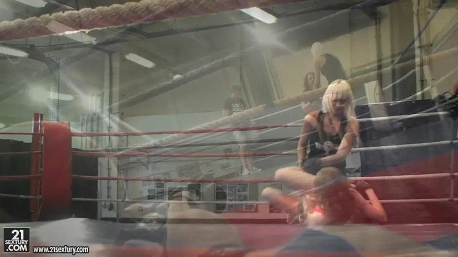 Backstage with Leyla Peachbloom & Sandra Seashell