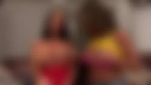 Busty Jayden Jaymes & Camryn Kiss Busty Jayden Jaymes & Camryn Kiss