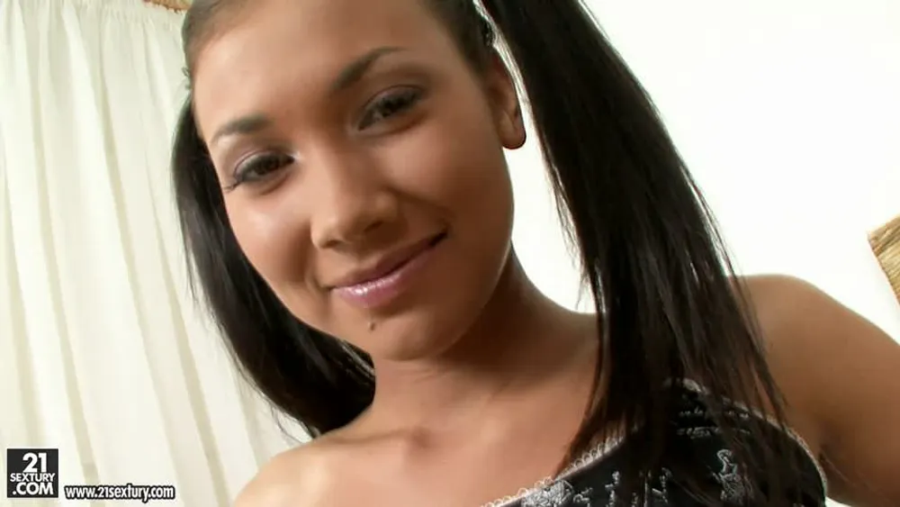 Anal training of Daysie