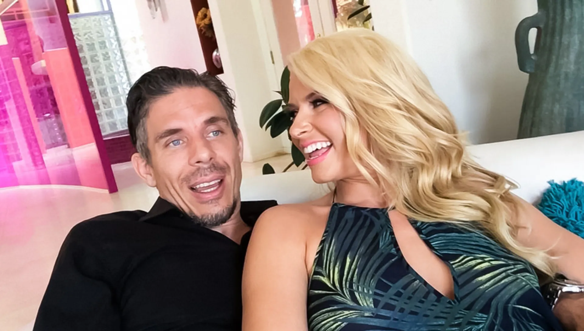BTS-Mick Loves Anikka