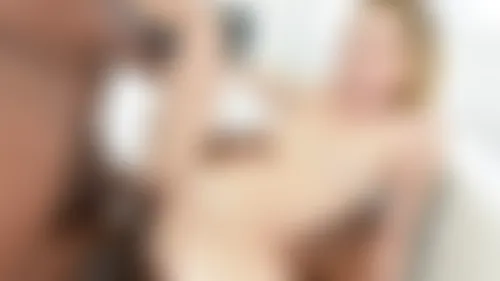 Hot Blondes 2 Hot Blondes 2