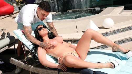 Big Titty MILFs - Jennifer White & Air Thugger