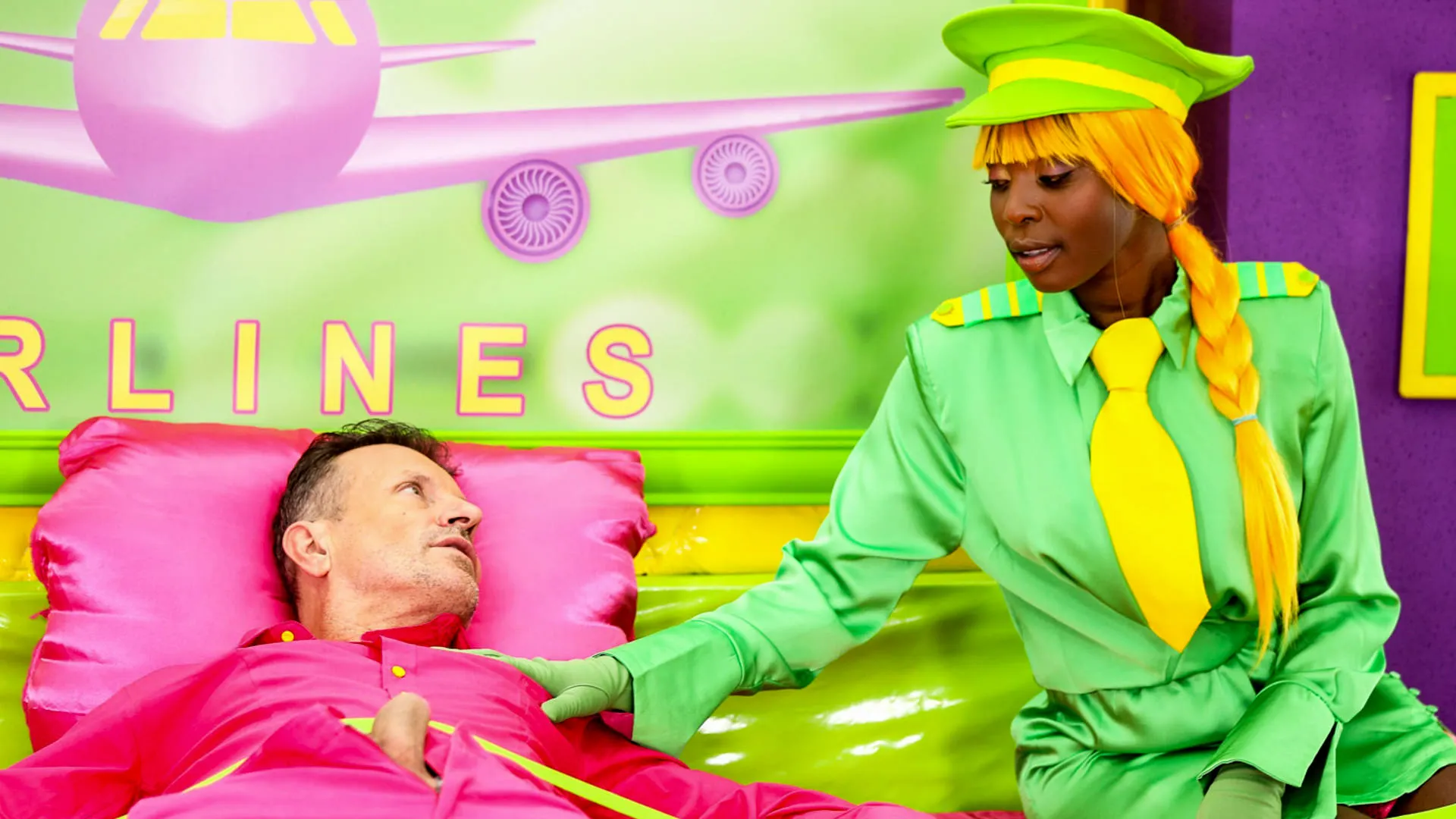 She Comes In Colors 3