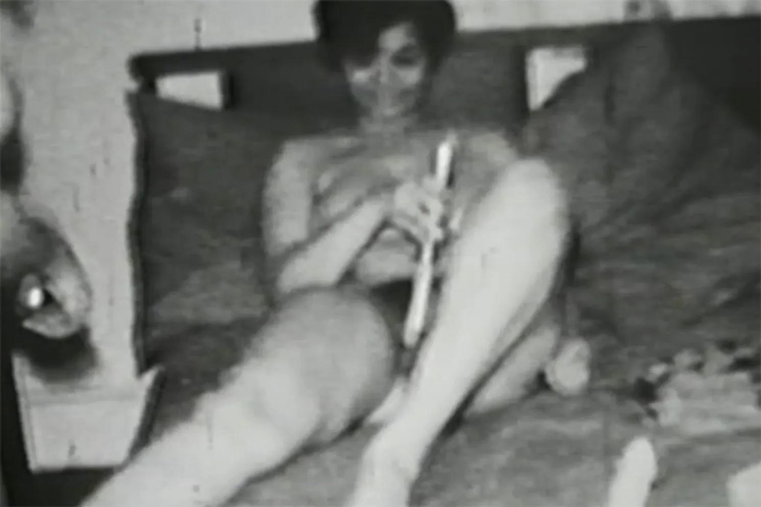 Bushy pussy with curly hair and fast action