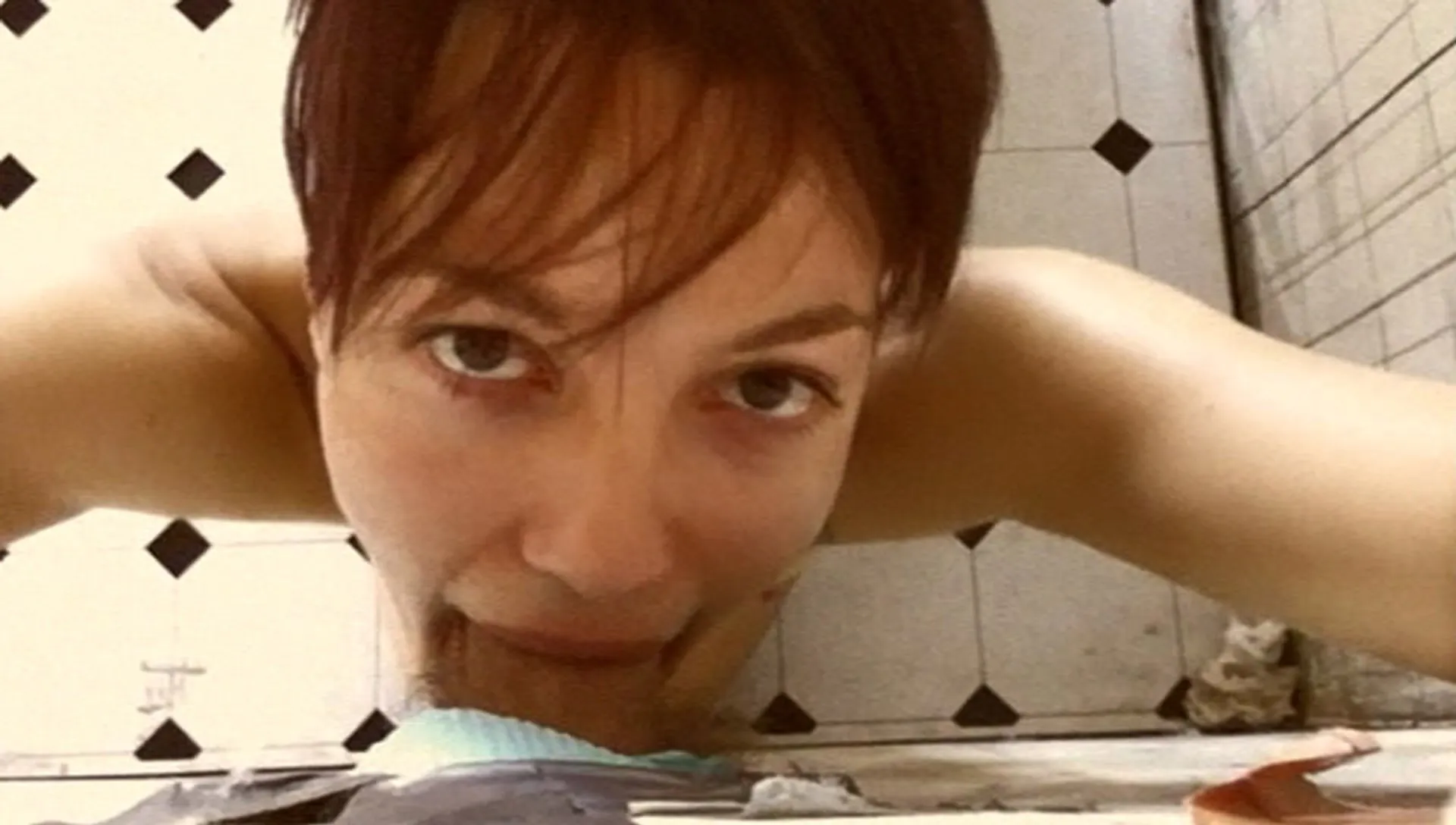 Hole In The Wall #01, Scene #06