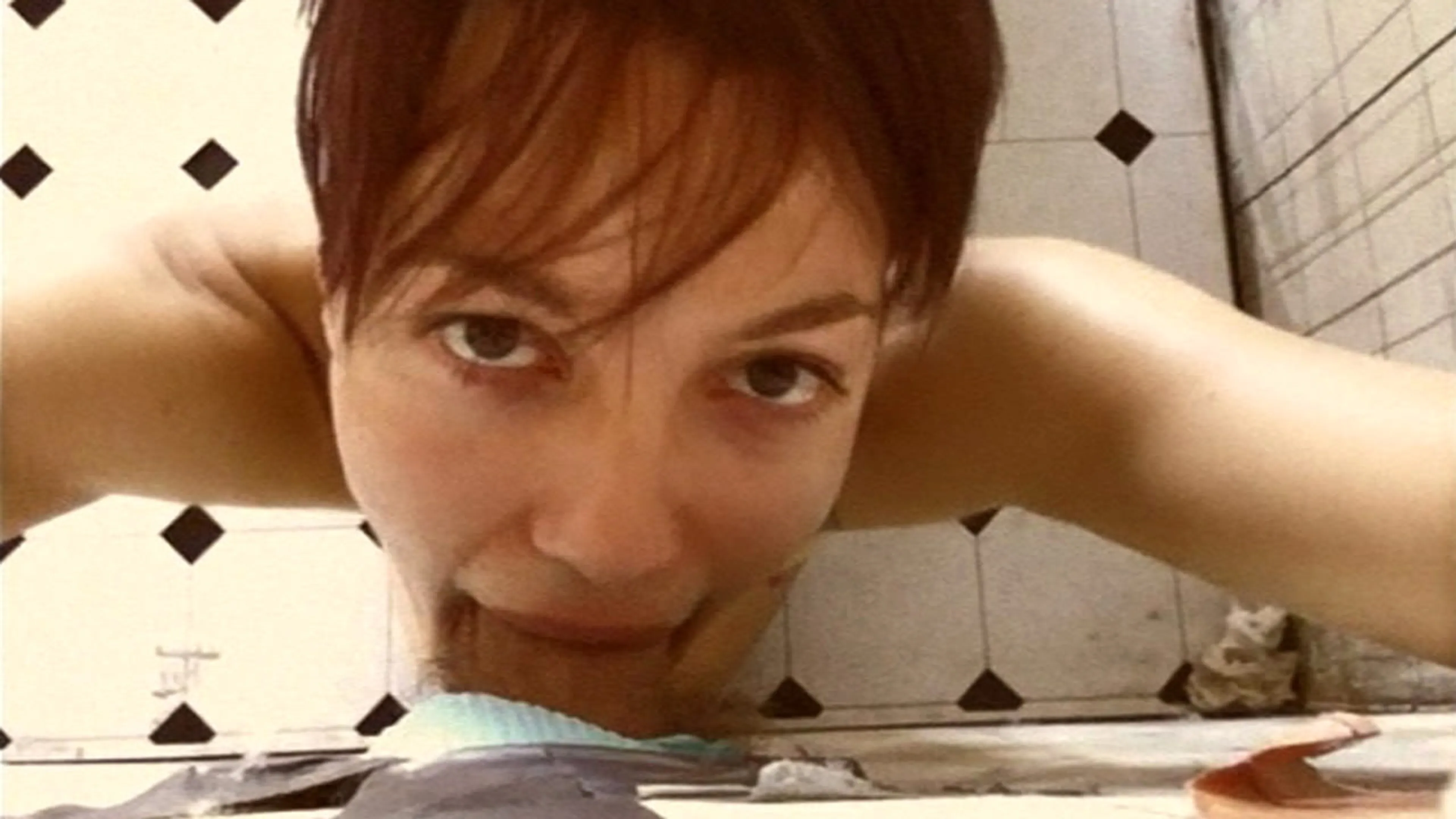 Hole In The Wall #01, Scene #06