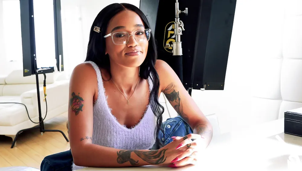 BTS-Julie Kay's Interracial Oral Threesome