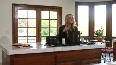 Sarah Vandella loves a huge black dick