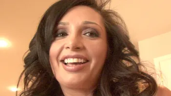 Spreading MILFs Show Twats In Bonus Scene