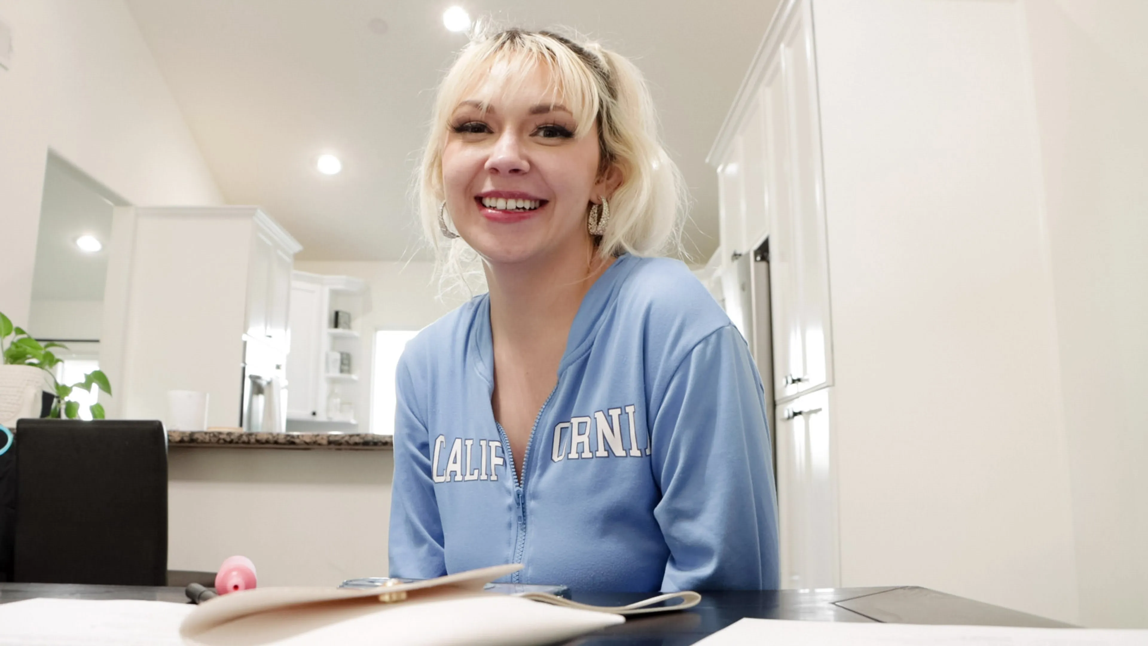 BTS-Ava Sinclaire: Anal Gaping + Squirt!