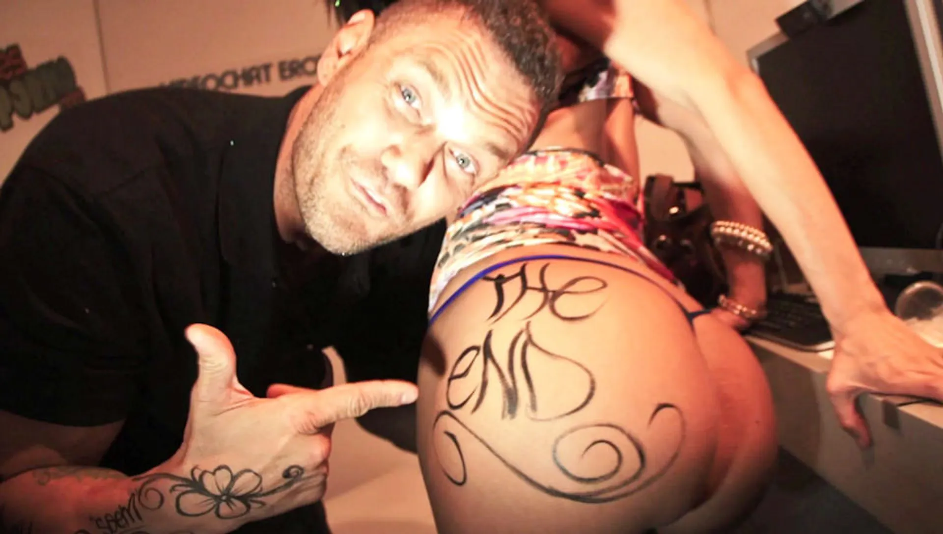 Fucking Tour, Scene #05