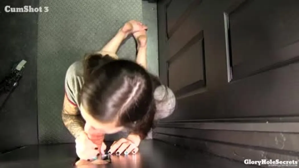 Luna's Second Gloryhole Video POV