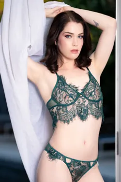 Alina will make sure she takes gentle care of lover Evelyn