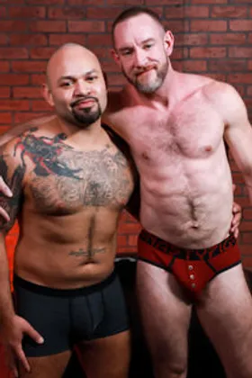 Back in the bear den studs JD Travis & Liam Greer fucking.