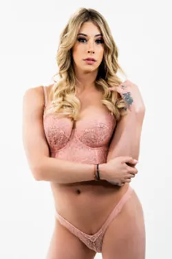 Glamour - Casey Kisses