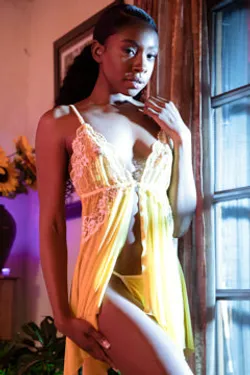 Glamour - Amaris Anne