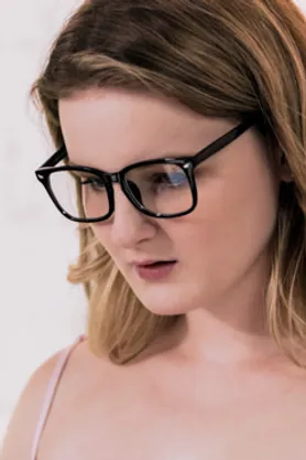 Eliza Eves is ready to give up her virginity to a man