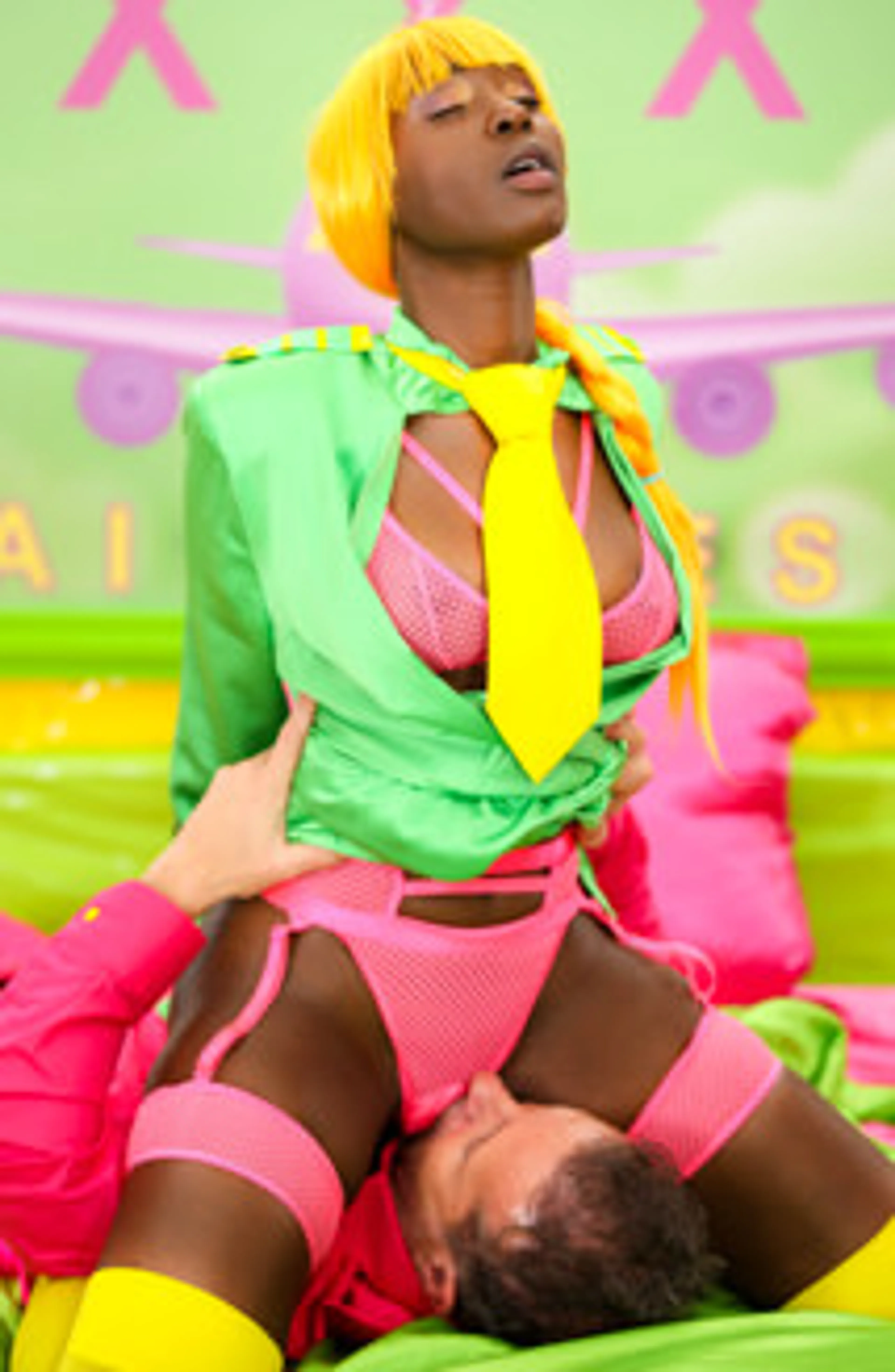 She Comes In Colors 3