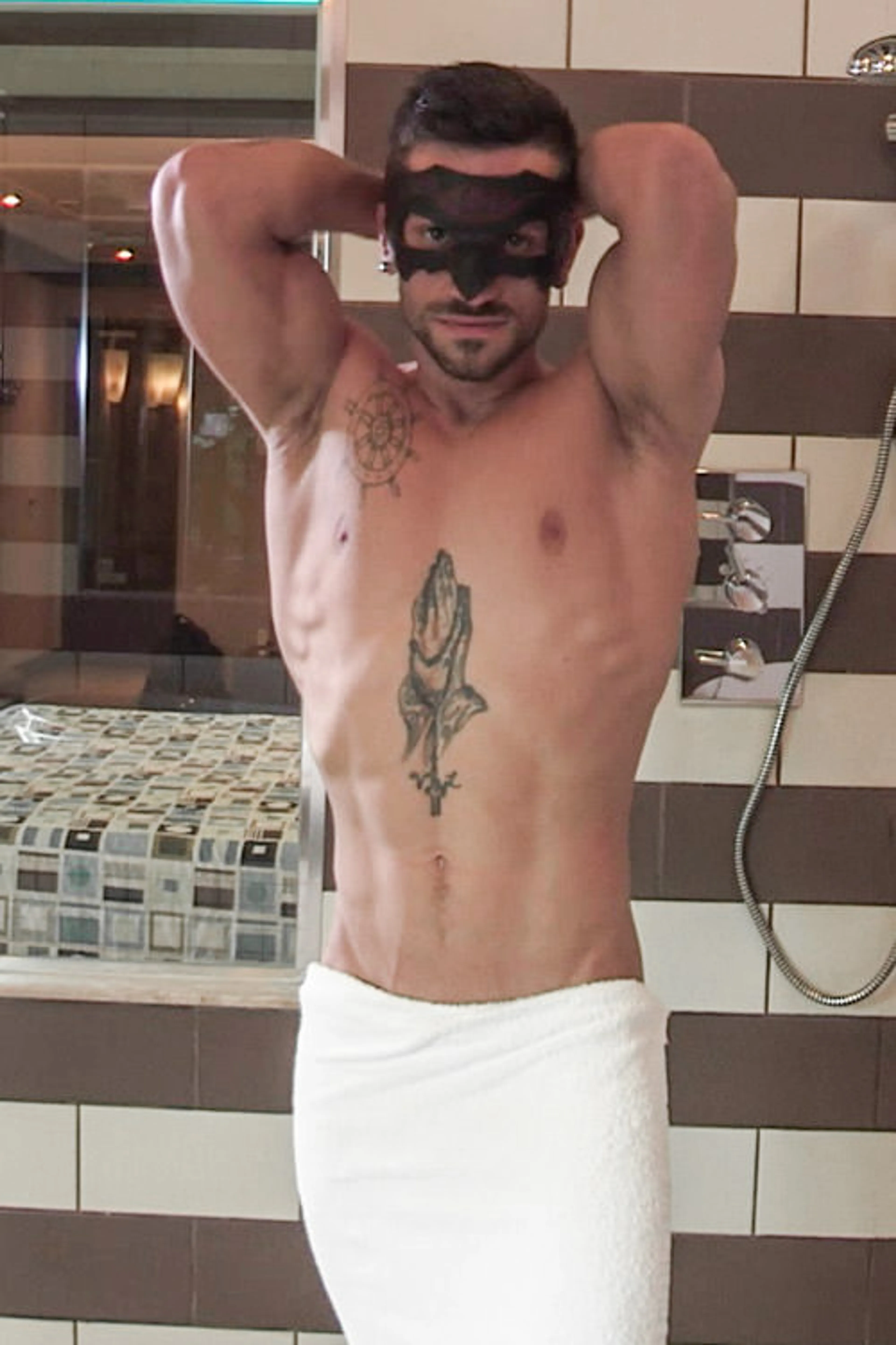 Dominic's shower session - Raw